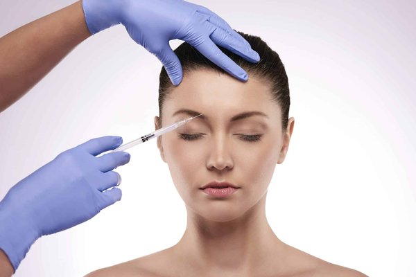 Retrouver sa beauté avec la chirurgie esthétique : avantages et précautions