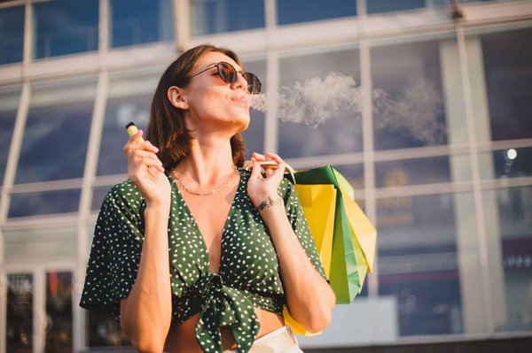 Comment utiliser la cigarette électronique et quels sont ses avantages et ses inconvénients ?